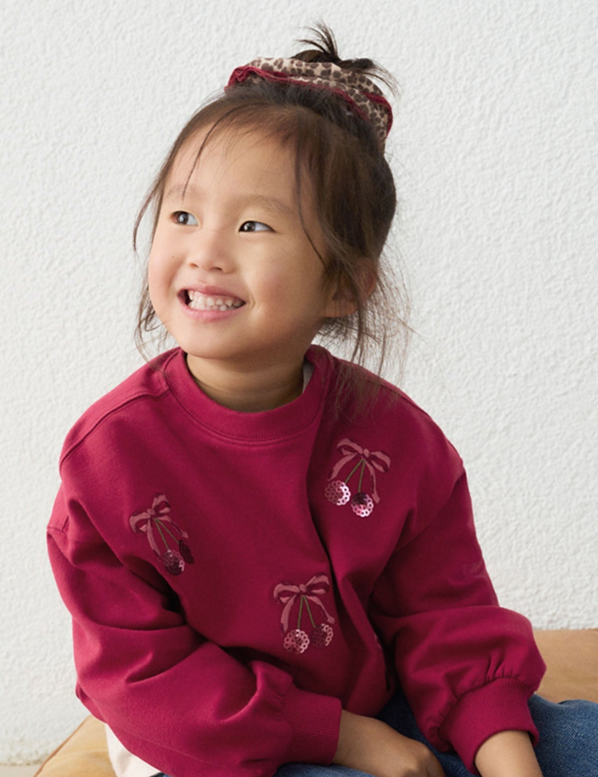 Embroidered pullover